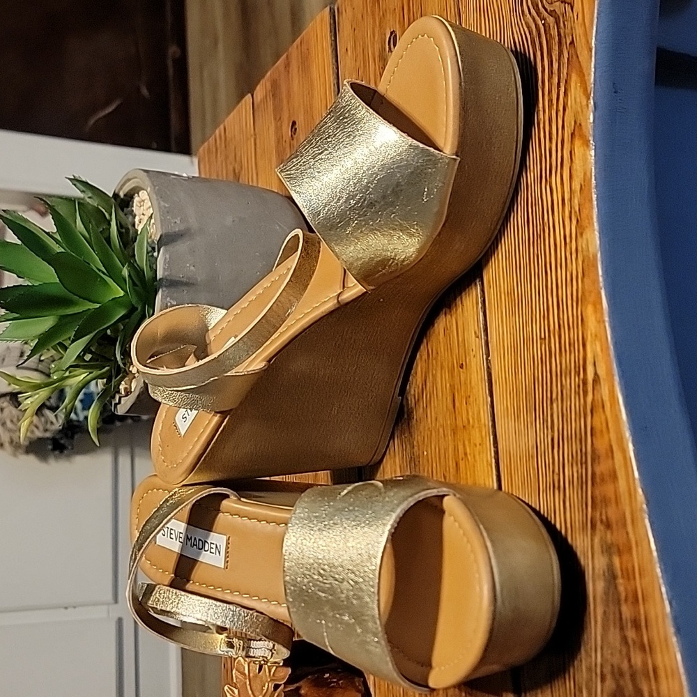 Steve Madden Gold Wedges